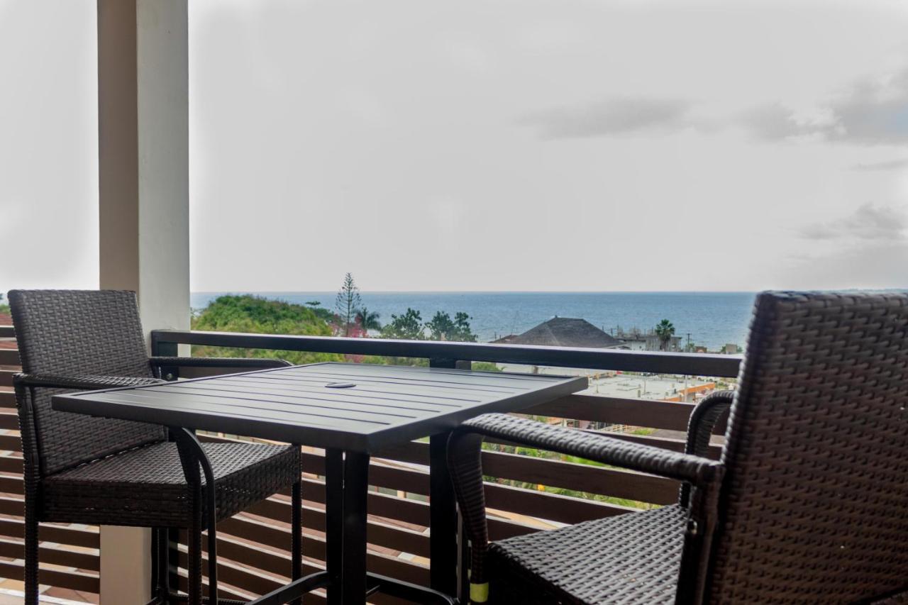 A Wave From It All @ Aqueducts Negril Extérieur photo